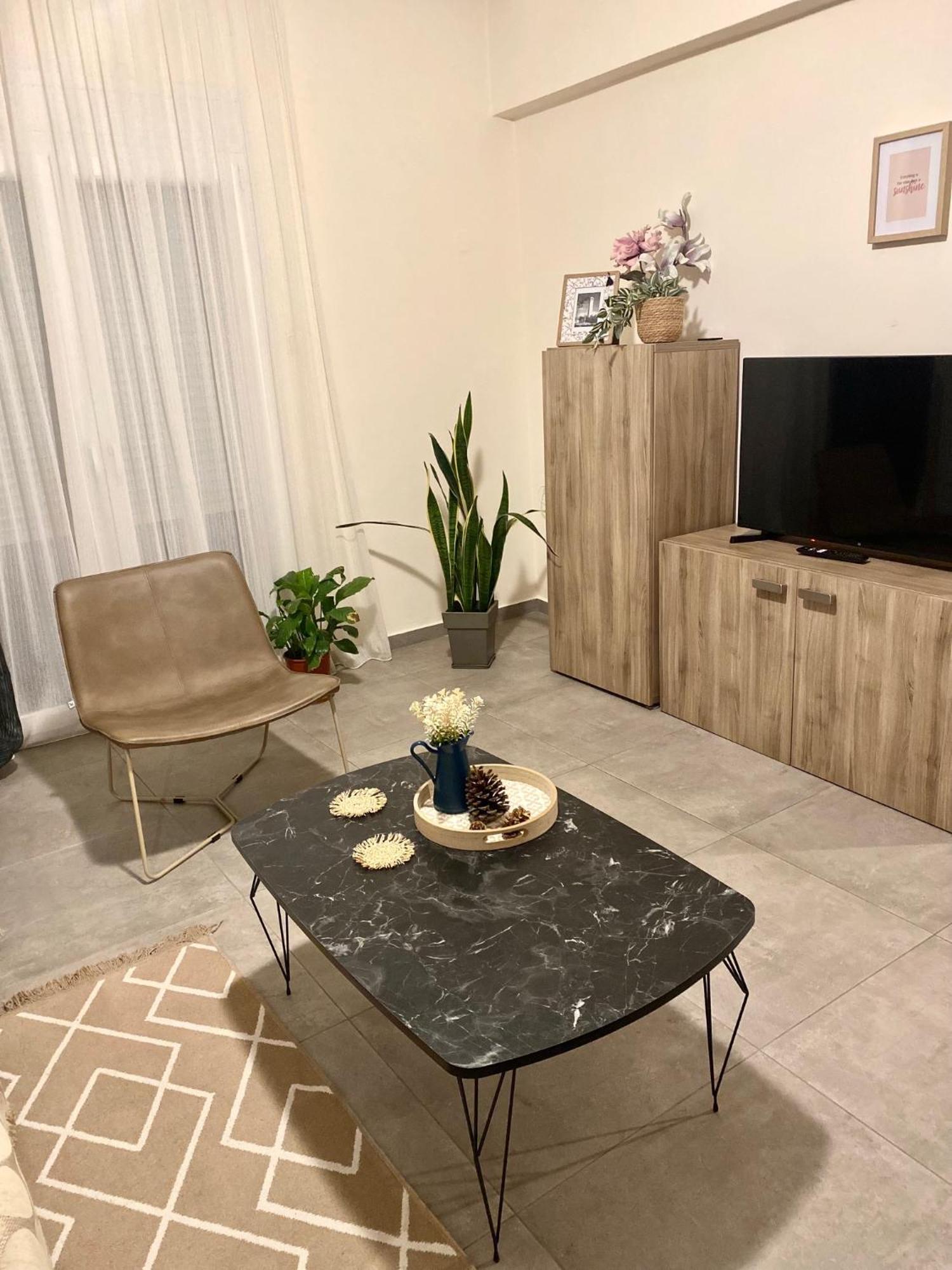 Στυλ & Άνεση Στο Κέντρο La Maison 12 Ανακαινισμένο Διαμέρισμα Larissa Buitenkant foto